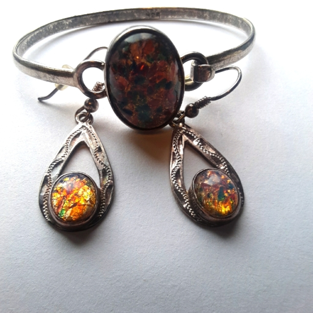 925 opal bracelet and 925 opal earrings.